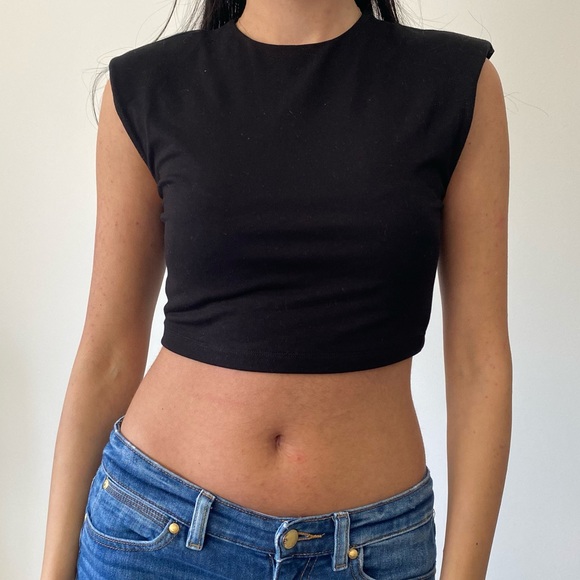 Dynamite Tops - BLACK CROPPED MUSCLE TANK / SIZE S *